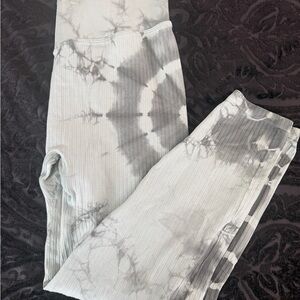 PINK Victoria's Secret Gray Tie-Dye Leggings